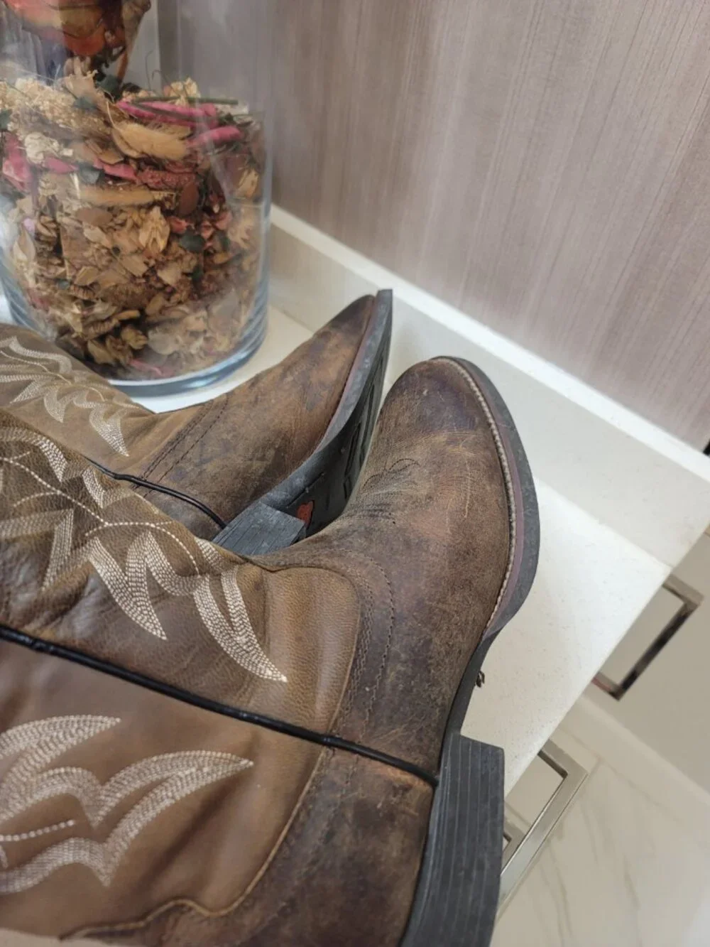 Justin 7221 Men's Buster Stampede Round Toe Cowboy Boots In Brown - 10.5 D